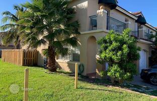 3-bedroom townhouse 169 m² in West End for $525,000