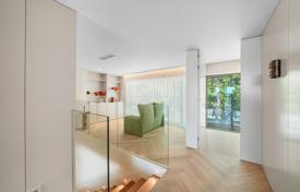 T4+1 Duplex Apartment with Patio for 2,005,000 €