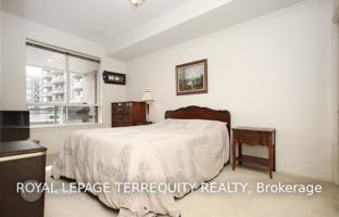5-bedroom apartment in Eglinton Avenue East for C$819,000