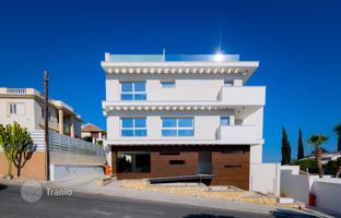 Low-rise complex with a roof-top terrace and sea views, Limassol, Cyprus for From 352,000 €
