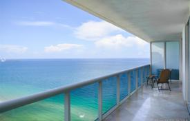 Comfortable apartment with ocean views in a residence on the first line of the beach, Hallandale Beach, Florida, USA for $850,000