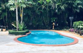 Spacious villa with a garden, a backyard, a pool, a sitting area and a garage, Coral Gables, USA for $1,425,000