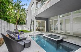 Modern villa with a plot, a pool and a terrace, Miami, USA for 1,575,000 €