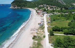 Land plot 1,433 m² in Budva city for 950,000 €