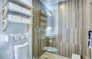 4-bedroom apartment in Beverley Street for C$852,000