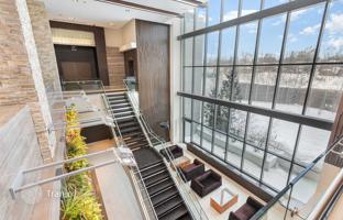 1-bedroom apartment in East York for C$828,000