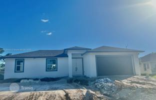 3-bedroom house 190 m² in Lehigh Acres for $335,000