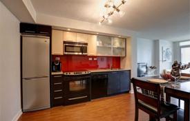 Apartment – Capreol Court, Old Toronto, Toronto,  Ontario,   Canada for C$775,000