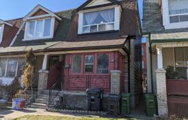 Terraced house – Lansdowne Avenue, Old Toronto, Toronto,  Ontario,   Canada for C$1,362,000