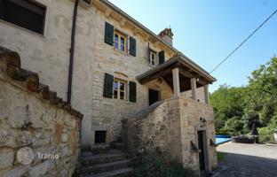 4-bedroom house 200 m² in Gračišće for 375,000 €