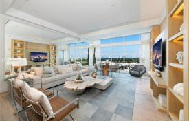 Stunning two-bedroom penthouse overlooking the ocean in Miami Beach, Florida, USA for 2,865,000 €