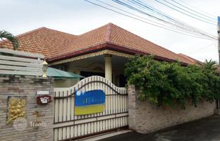 3-bedroom house 240 m² in Chonburi for 170,000 €