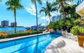 Exquisite six-room apartment right on the ocean in Miami, Florida, USA for 3,083,000 €