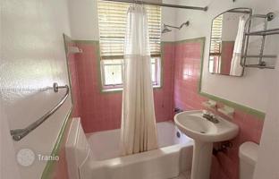 1-bedroom apartments in condo 51 m² in Miami Beach for $275,000