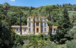 Historic residence with a swimming pool and a lush garden in Grasse, Côte d'Azur, France for 2,300,000 €