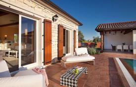 ISTRIA, SVETVINČENAT — Stone villa with swimming pool in a mine environment for 1,300,000 €