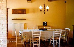 6-bedroom villa 462 m² in Siena for 900,000 €