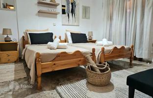 6-bedroom townhouse in Lefkimmi for 580,000 €