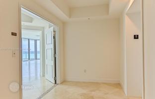 3-bedroom apartments in condo 258 m² in South Ocean Drive for $2,850,000