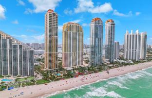 3-bedroom apartments in condo 428 m² in Collins Avenue for $6,900,000