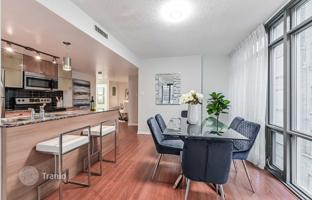 3-bedroom apartment in Grenville Street for C$1,224,000