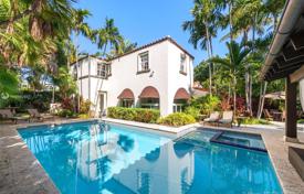 Beautiful villa with a plot, a pool, a garage and a terrace, Miami Beach, USA for $2,199,000