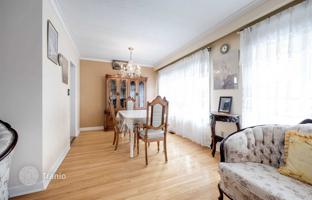 9-bedroom house in Etobicoke for C$1,318,000
