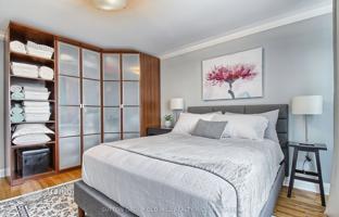 8-bedroom house in York for C$1,967,000