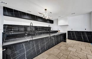 6-bedroom house 575 m² in Hollywood for $2,649,000
