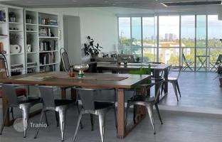 2-bedroom apartments in condo 88 m² in Miami Beach for $696,000