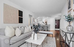 6-bedroom apartment in Bay Street for C$972,000