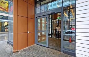 5-bedroom apartment in Bathurst Street for C$925,000