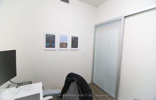 6-bedroom apartment in Richmond Street West for C$995,000