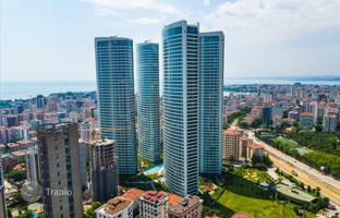 High-rise residence with large green areas, swimming pools and a spa, Istanbul, Turkey for From 53,652,000 TRY