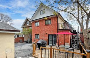 14-bedroom house in East York for C$2,433,000