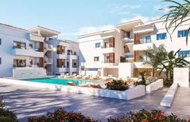 Three-bedroom apartment in a residence with a swimming pool and a business center, Fuengirola, Spain for £271,000