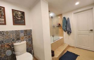 2-bedroom apartment in Harbour Square for C$1,270,000
