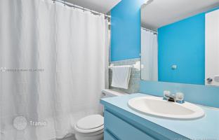 1-bedroom apartments in condo 83 m² in Coral Gables for $295,000