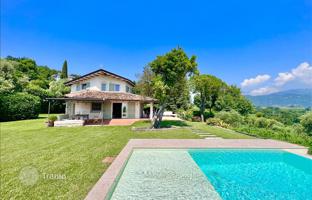 Exclusive villa with a swimming pool, a park and panoramic views, Salo, Italy for 2,700,000 €
