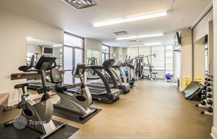 3-bedroom apartment in Bathurst Street for C$722,000
