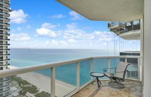 3-bedroom apartments in condo 187 m² in Collins Avenue for $3,200,000