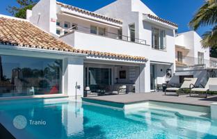 4-bedroom villa 385 m² in Marbella for 2,175,000 €