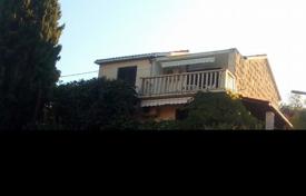 Two-storey house with a garden and a parking, 200 meters from the sea, Splitska, Croatia for 250,000 €