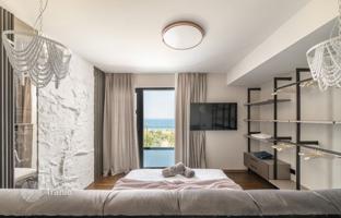 5-bedroom villa 230 m² in Polychrono for 1,100,000 €