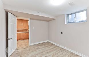 9-bedroom house in York for C$1,570,000