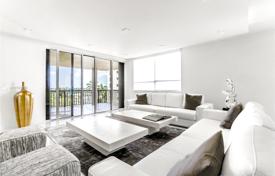 Comfortable apartment with ocean views in a residence on the first line of the beach, Bal Harbour, Florida, USA for $1,350,000