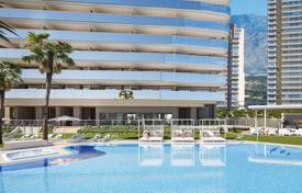 Apartment with 3 bedrooms and sea views only 200m from the beach in Benidorm for 599,000 €