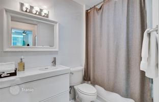 2-bedroom apartments in condo 94 m² in Miami for $690,000