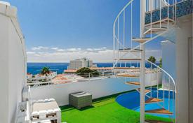 Magnificent villa with a pool, a parking and panoramic views in Costa Adeje, Tenerife, Spain for 800,000 €
