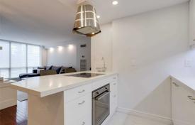 Apartment – Scollard Street, Old Toronto, Toronto,  Ontario,   Canada for C$755,000